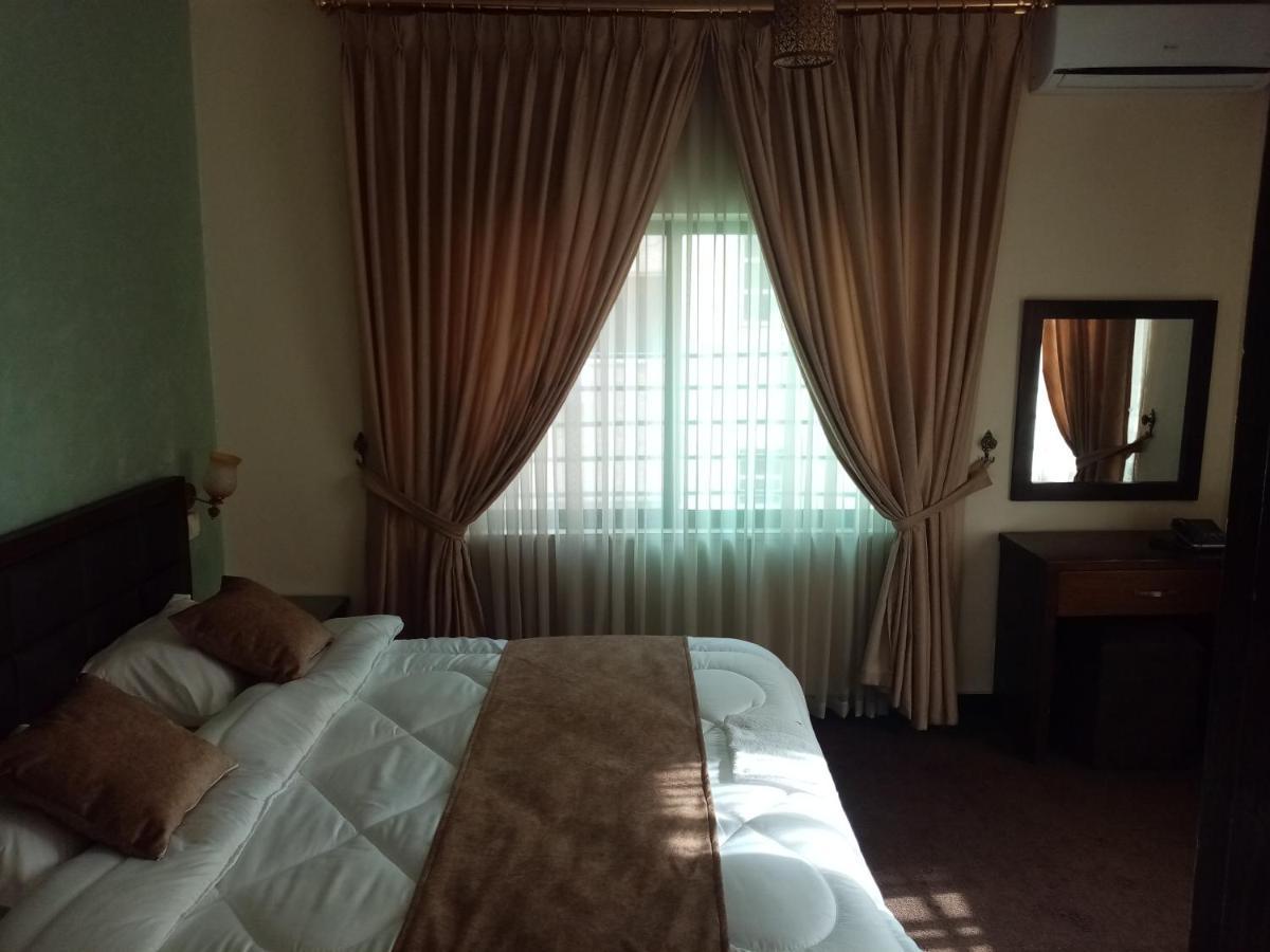 الفارس الوسيم للشقق الفندقيه Amman Exterior foto