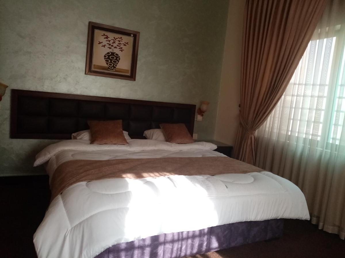 الفارس الوسيم للشقق الفندقيه Amman Exterior foto